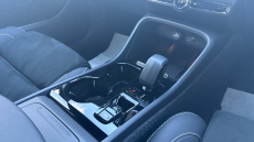 Volvo Xc40 2.0 B4P Plus Dark 5dr AWD Auto Petrol Estate